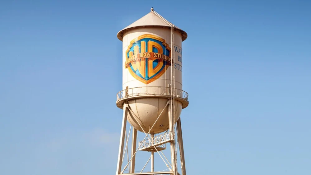 Compra da Warner pela Paramount vai ser paralisada por duas semanas