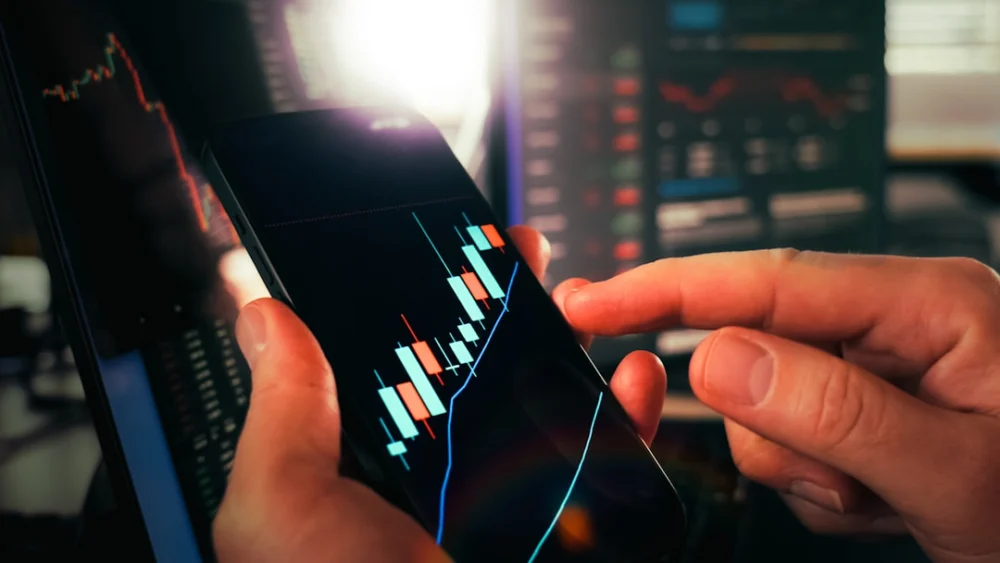 Falta de chips derruba venda de celular para pior nível em 13 anos