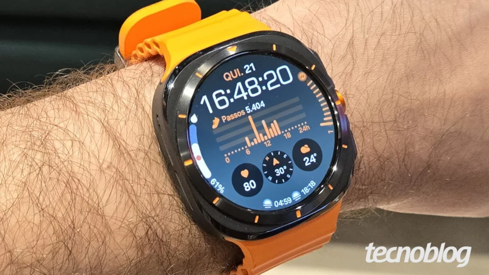 Galaxy Watch Ultra com tela AMOLED despenca 67% em oferta de Dia dos Pais