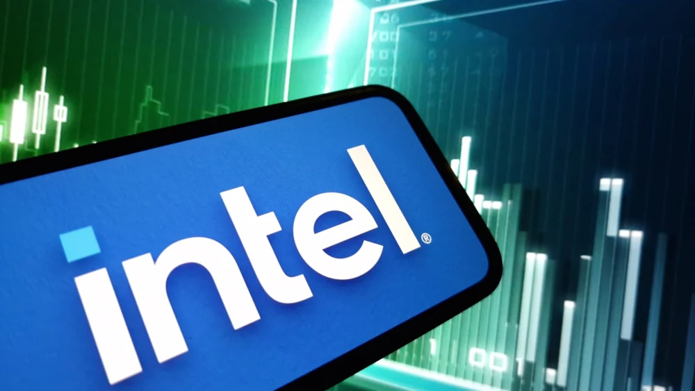 Intel supera expectativas e tem maior crescimento de receita em quase 15 anos