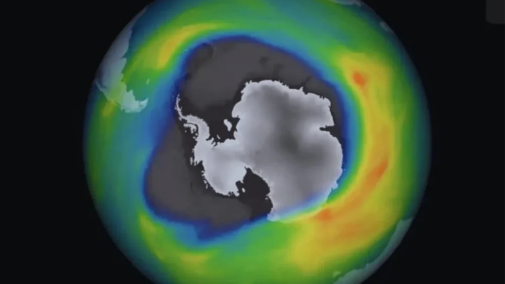 Novo estudo revela como o buraco na camada de ozônio influenciou o clima da Antártida