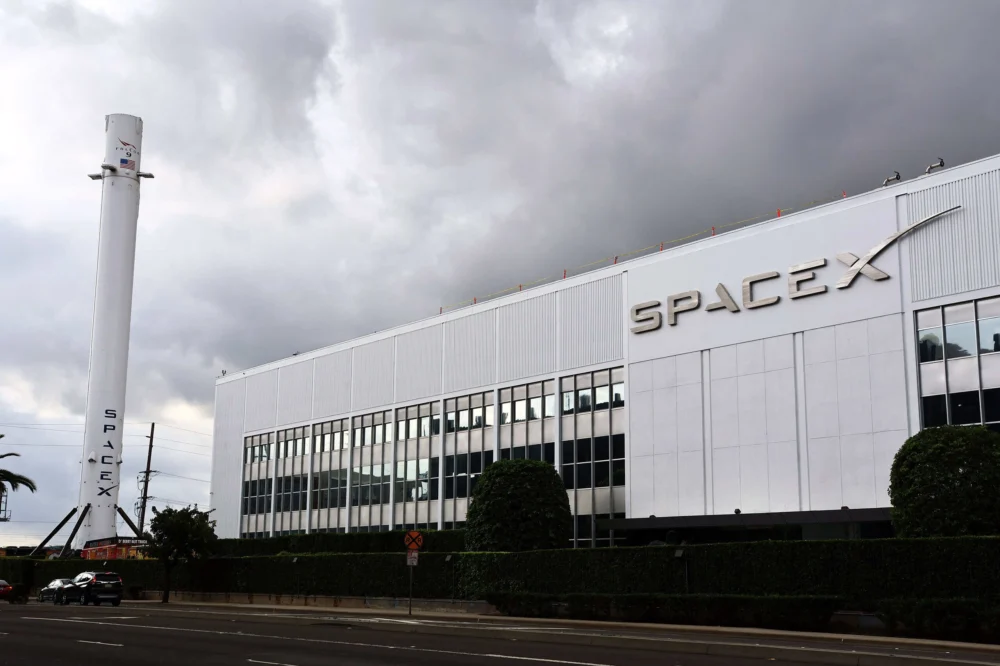 SpaceX: empresa japonesa reserva 500 kg de espaço de carga em missão à Lua