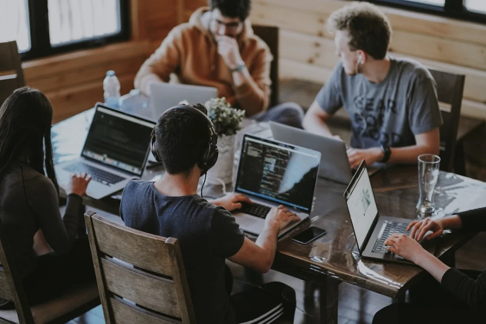Startup de IA Thinking Machines lança modelo de IA aberto