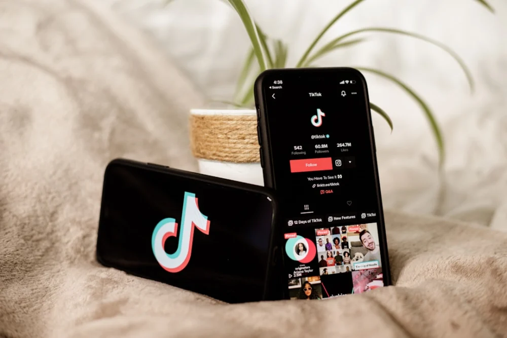 TikTok fecha acordo com adolescente antes de julgamento por vício em redes