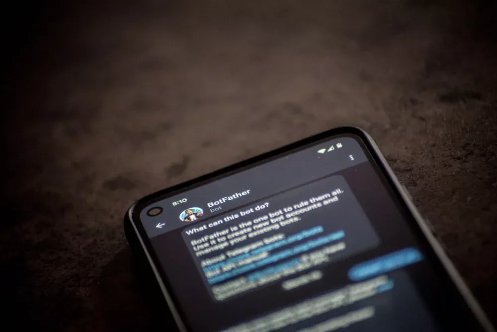 Como grupos terroristas estão usando chatbots de IA