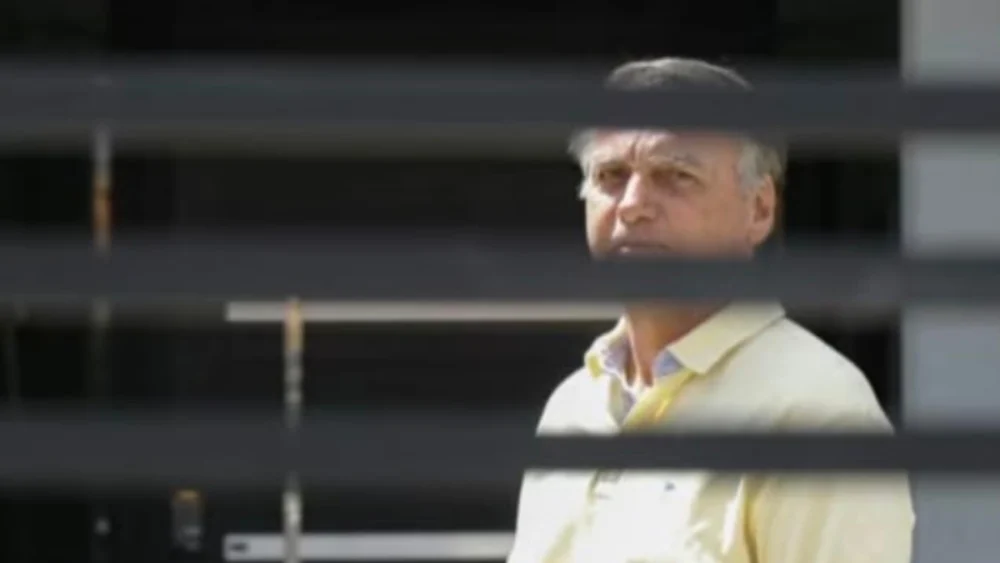 Justiça do Brasil mantém Jair Bolsonaro em prisão domiciliar e amplia medida por questões de saúde