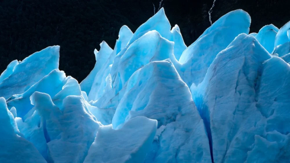 O glaciar recuou e revelou um objeto que parecia impossível estar ali há 1.700 anos