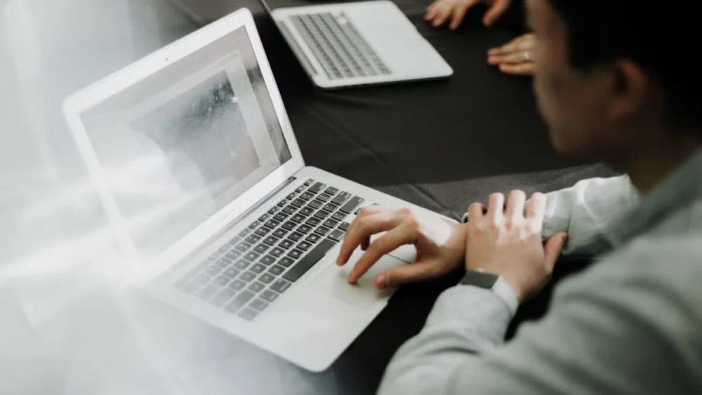 A inteligência artificial está deixando de apenas responder e o próximo passo pode mudar completamente a forma como trabalhamos