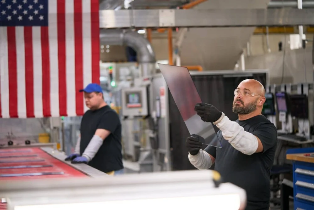 Apple planeja novo investimento na fábrica de vidros da Corning, nos EUA