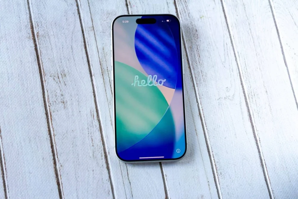 Apple teria adquirido telas OLED mais baratas para o “iPhone 18 Pro Max”