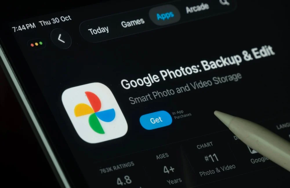 Como gerenciar os adesivos de fotos no Google Fotos