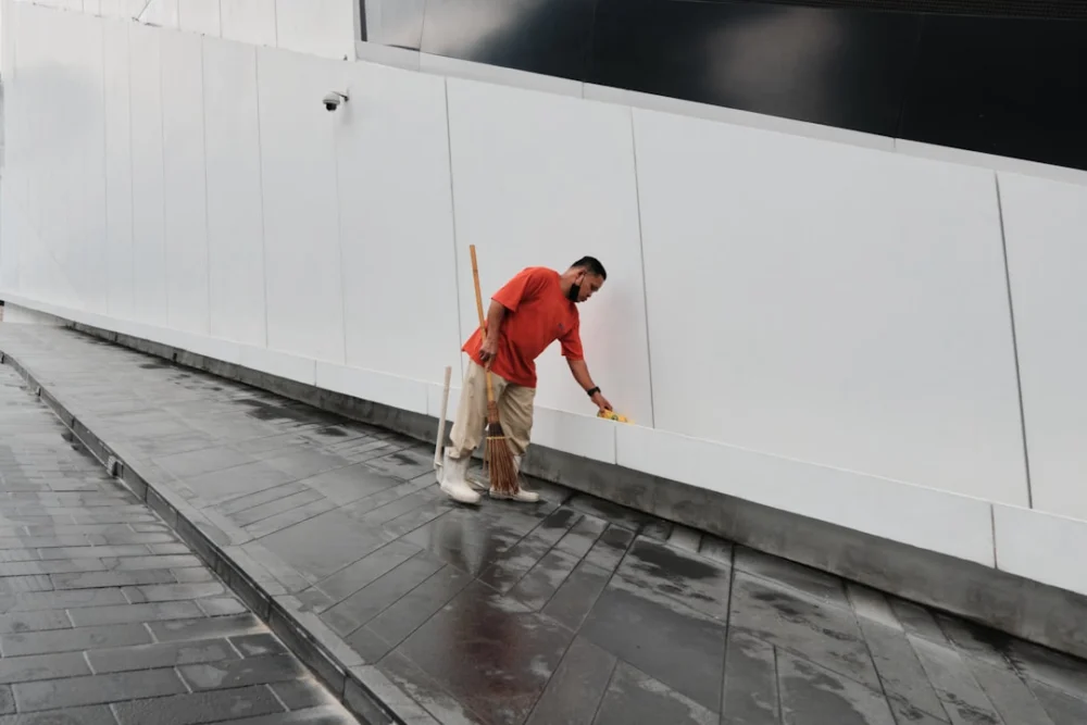 Como tirar mofo do drywall e evitar que a umidade volte