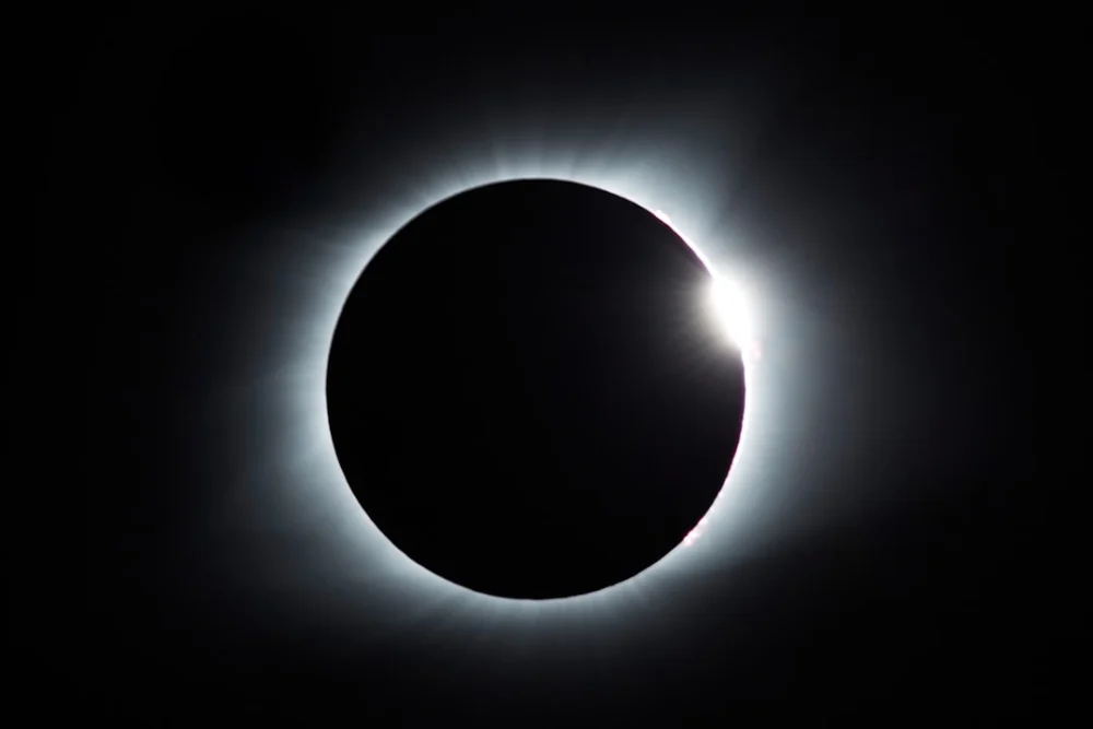 Eclipse solar total ocorre na próxima semana; saiba data e como ver