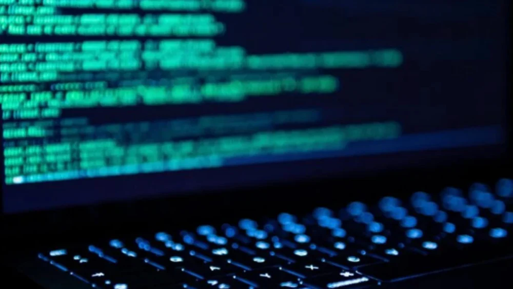 Google, OpenAI e mais de 100 empresas alertam para nova onda de ciberataques com IA