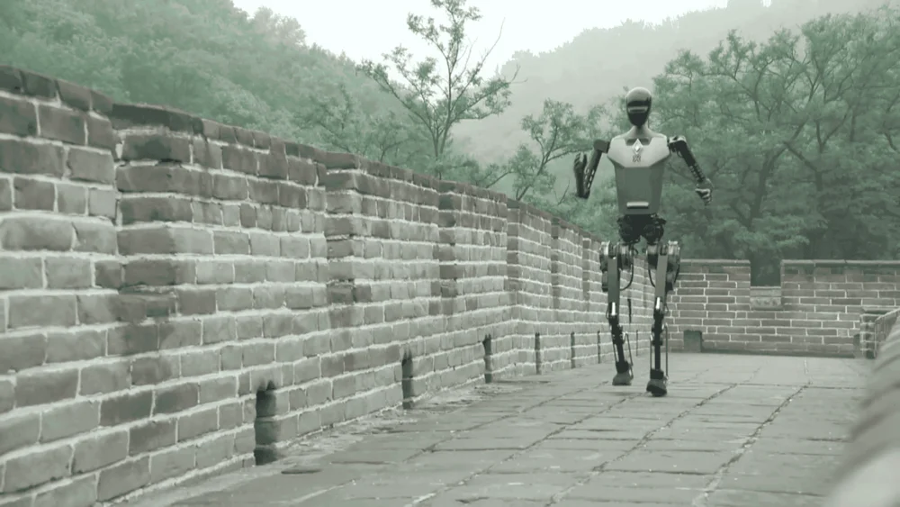 Olimpíadas de robôs na China têm recordes e humanoide superando Usain Bolt