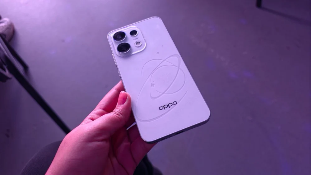 Oppo lança intermediário Reno 16 com preço absurdo no Brasil