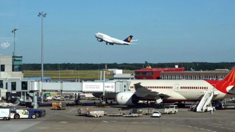 Surto de malária mata dois funcionários de aeroporto na Alemanha após mosquito viajar de avião