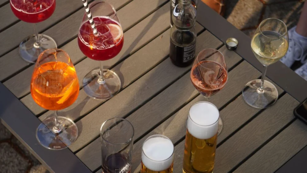 Vinho, cerveja ou destilados? Um estudo com 340 mil pessoas encontrou uma diferença que chamou a atenção dos cientistas