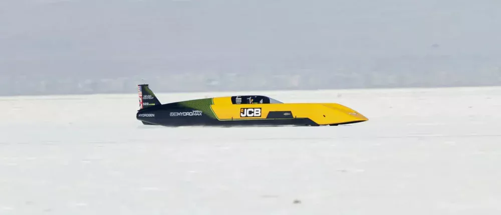 Carro a hidrogênio supera 650 km/h e bate recorde mundial