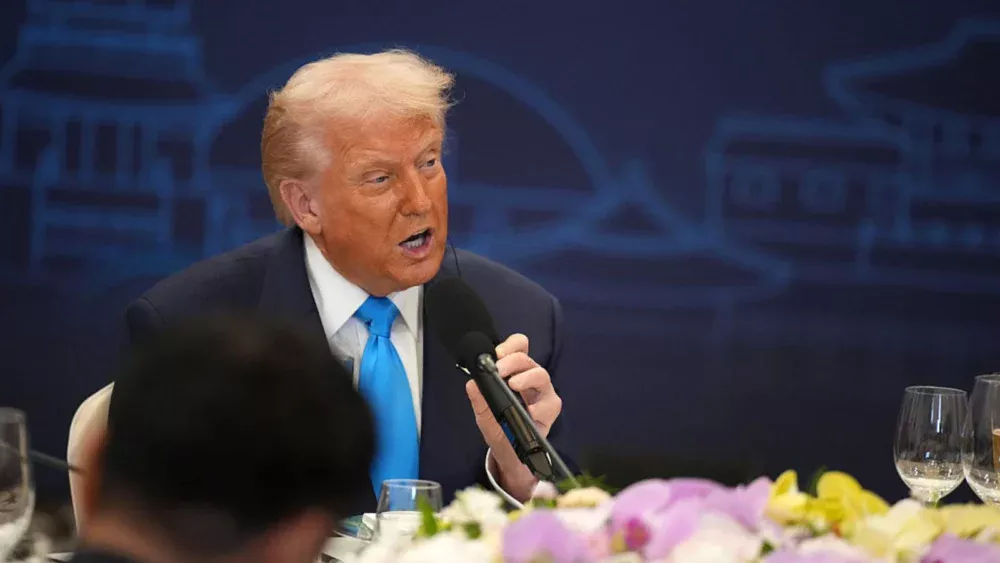 Trump ataca leis e diz que regras podem 'acabar com a indústria da IA'