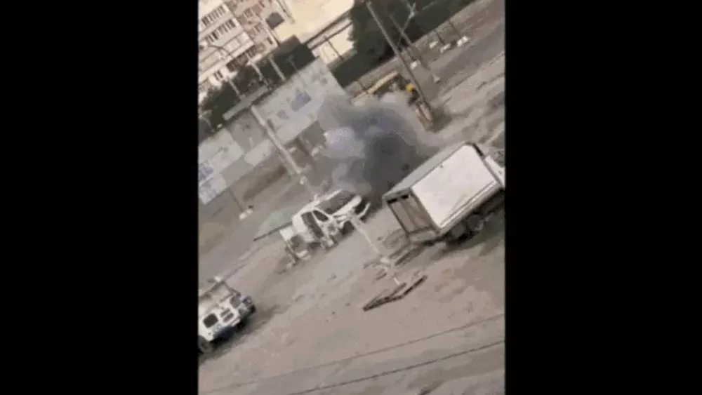 Vídeo viral: drone persegue civil e explode na Ucrânia; homem sobrevive