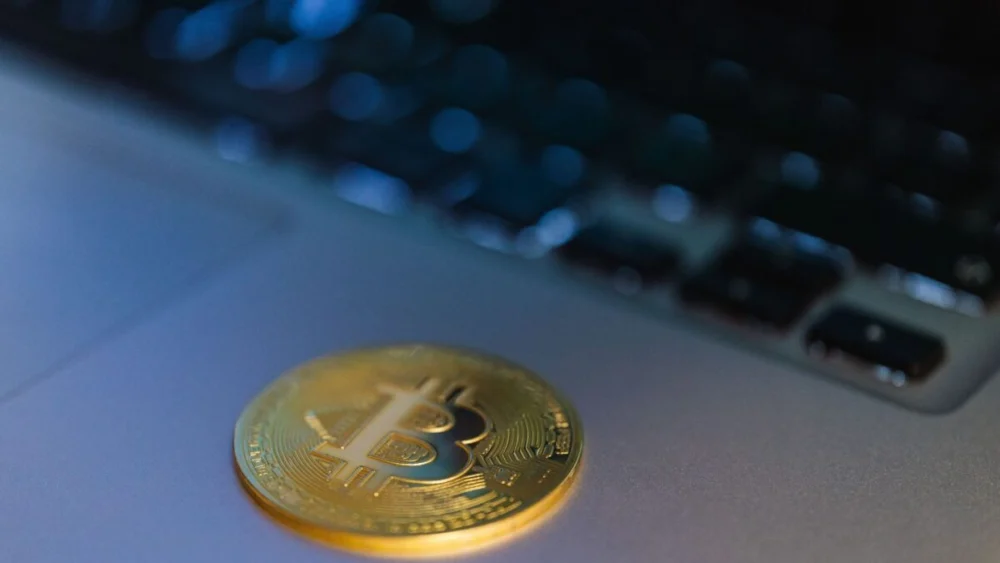 A computação quântica parecia uma ameaça inevitável ao Bitcoin, mas surgiu um obstáculo