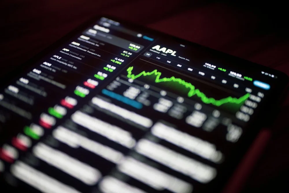 $AAPL recupera o fôlego e bate novo valor recorde