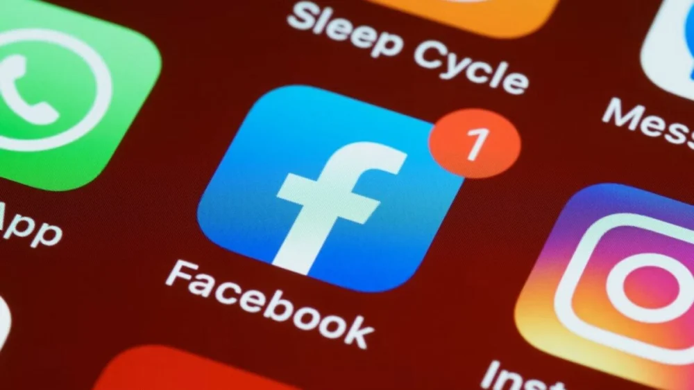 Antes dos alertas dominarem o celular, o Facebook criou um app que queria transformar cada notificação em notícia
