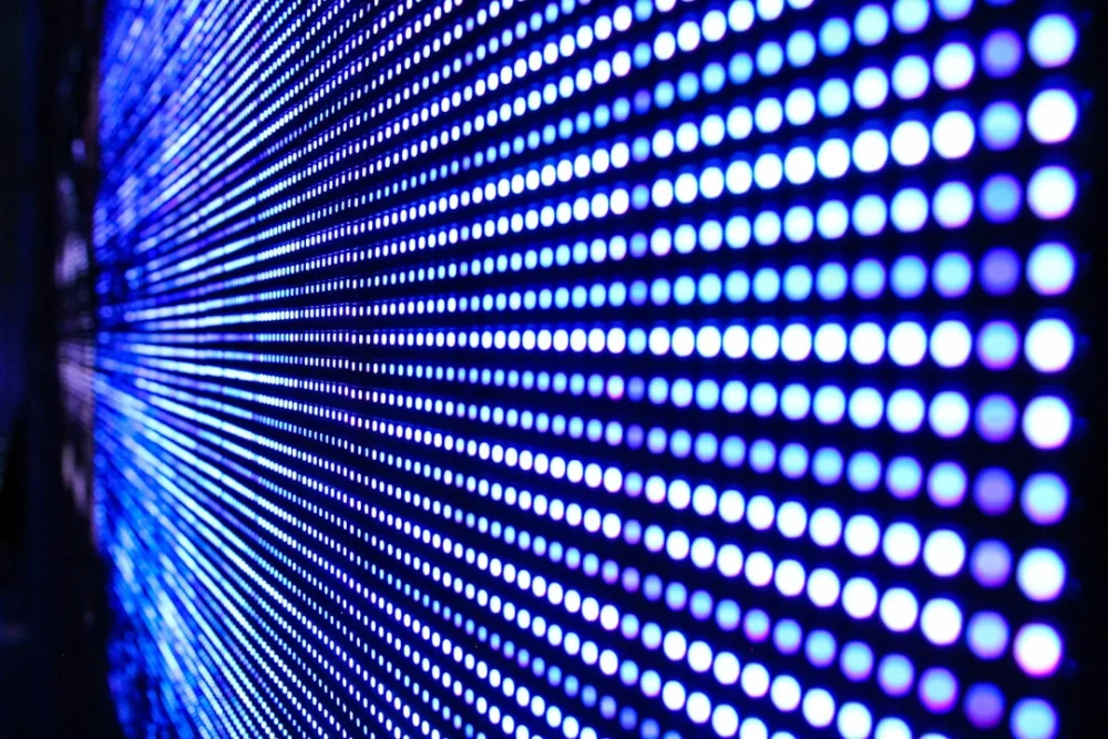 Apagou a luz, mas o LED continua aceso? Entenda por que isso acontece