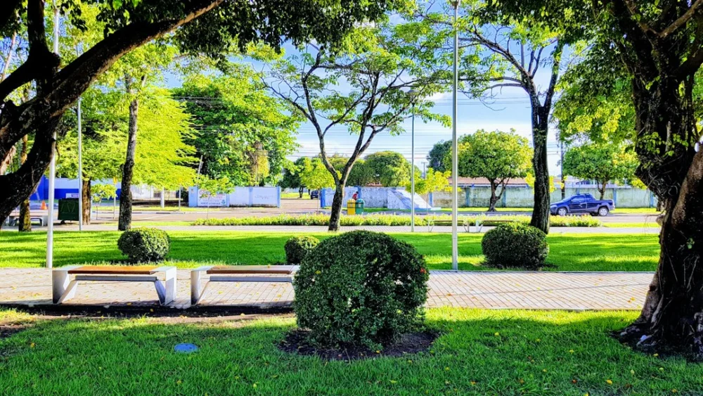 Centenas de pessoas acampam no centro de Madri contra os altos preços dos aluguéis e os despejos