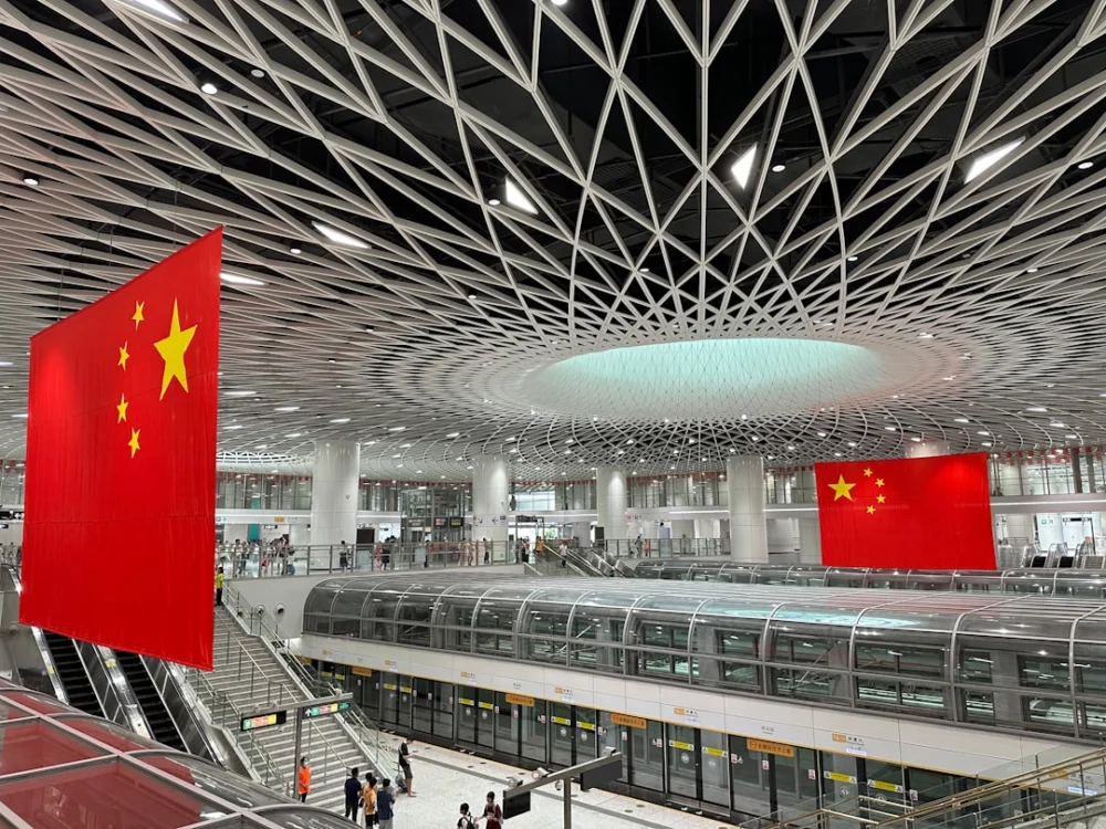 China endurece regras contra 'deepfakes' e clonagem de voz por IA