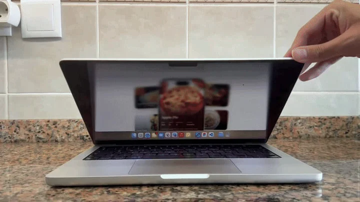DuoHinge leva a animação de dobra do iPhone Duo para os MacBooks