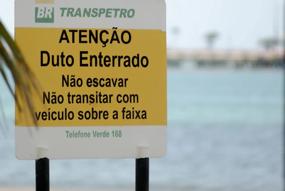 Especialistas preferem restrição à proibição de redes para menores na UE