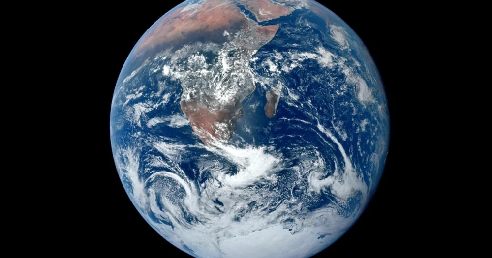 Google fará teste para lançar satélite com chip de IA ao espaço