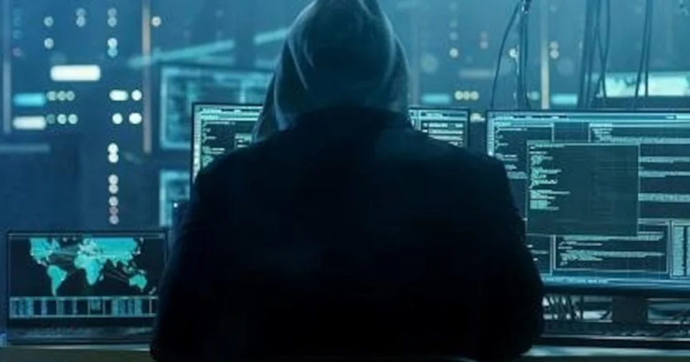 Hacker suspeito de fazer parte do ShinyHunters volta a ser preso após mega-ataque ao FBI