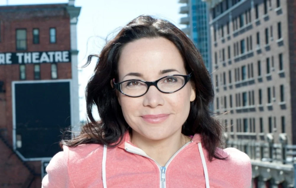 Janeane Garofalo reforça o elenco da série “Protective Custody”, do Apple TV