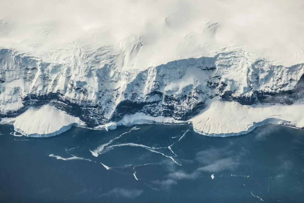 Mais de 200 terremotos foram detectados no glaciar mais vulnerável da Antártida