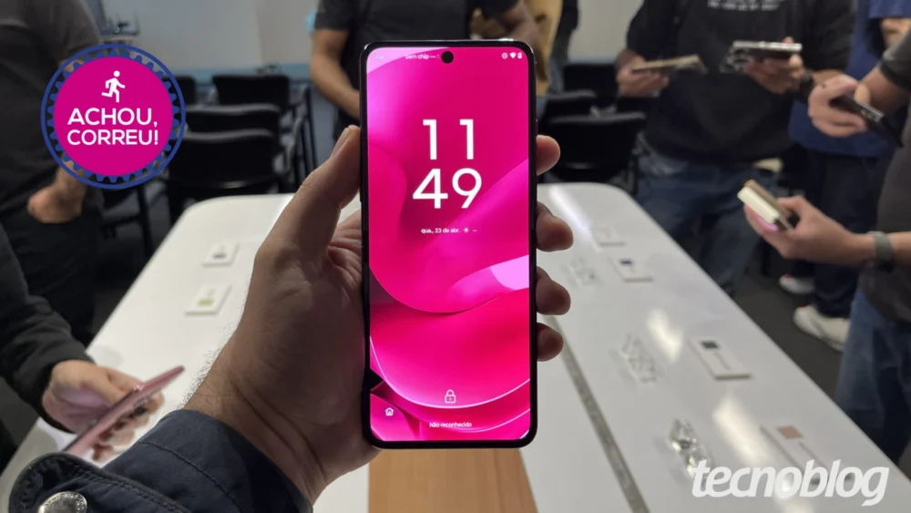 Motorola Razr 60 Ultra (1 TB) com tela de 165 Hz volta a ter desconto