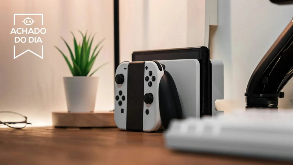 Nintendo Switch OLED com game incluso chega ao 2º menor preço do ano