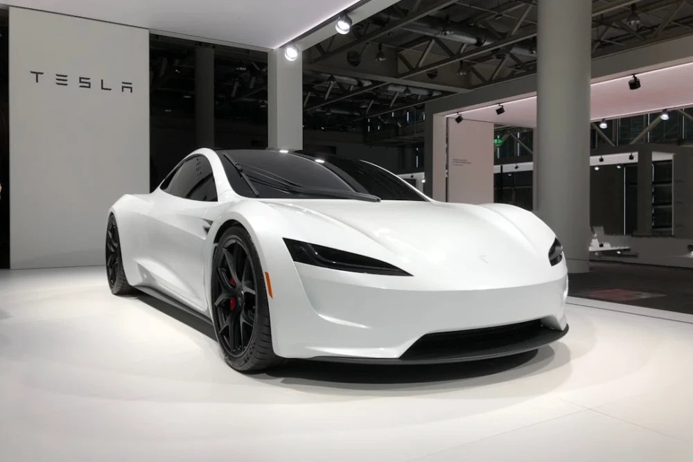 Tesla mira mercado europeu de carga com caminhão Semi