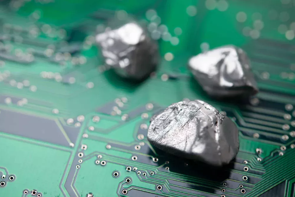 Brasil cria política para explorar minerais críticos essenciais para smartphones, carros elétricos e tecnologia
