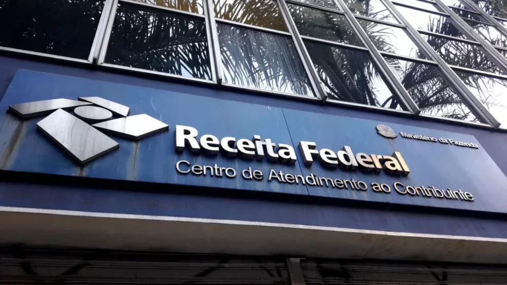 Leilão da Receita em Curitiba tem lote com centenas de iPhones por R$800 mil