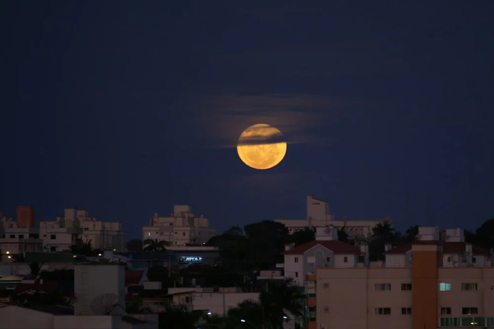 A Lua pode guardar vestígios de antigas tecnologias alienígenas?