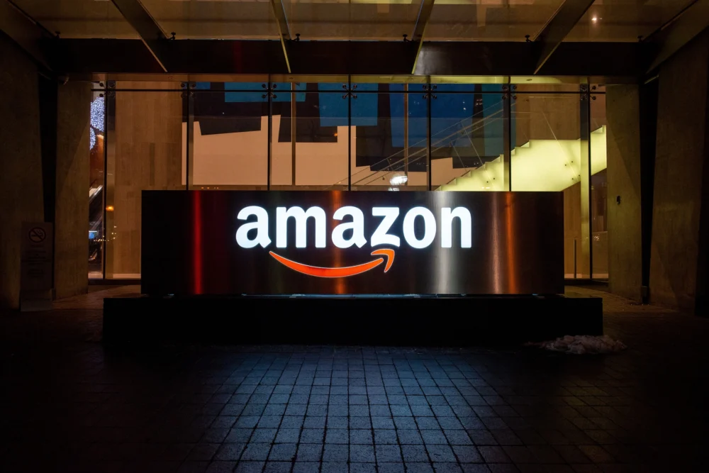 Amazon investirá R$ 5,2 bi em comunidades de data centers nos EUA