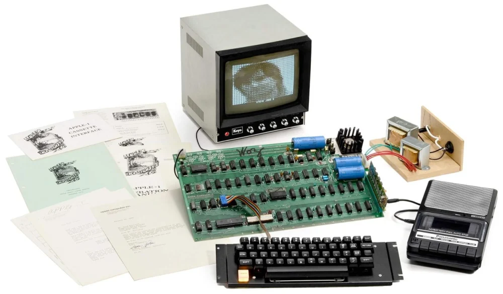 Apple I funcional assinado por Steve Wozniak é arrematado por US$1,15 mi