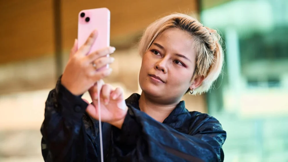 Apple implementa verificação de idade por selfie no iOS 27.2