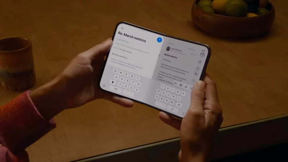 Apple promete trocar iPhones dobráveis com defeito na tela interna