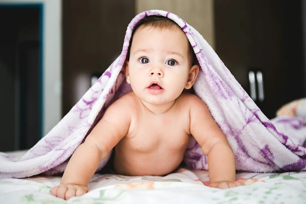 Bebês podem ter consciência desde os primeiros dias de vida, sugerem estudos sobre o cérebro