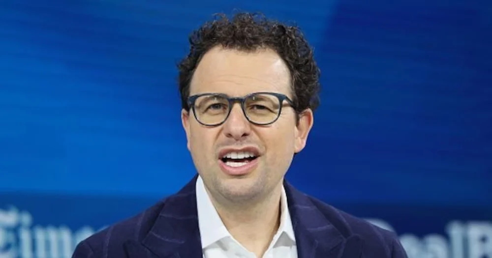 CEO da Anthropic é questionado por alertas ‘extremistas’ sobre riscos da IA