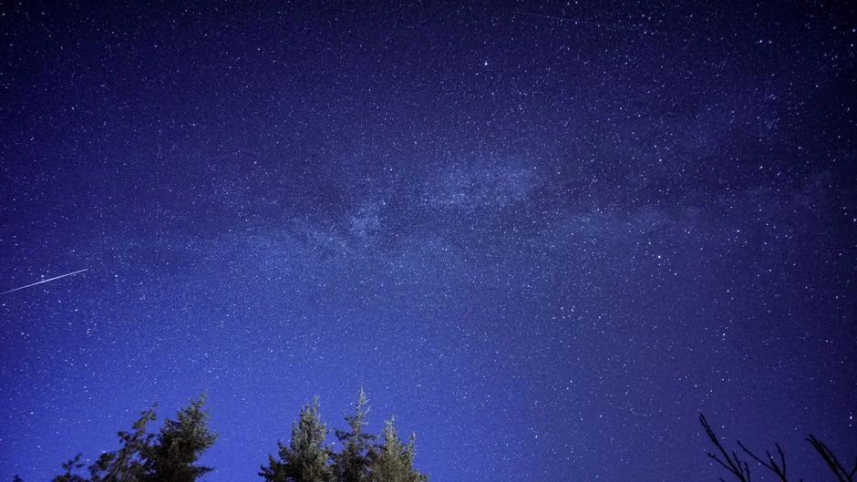 Conheça o cometa por trás das Oriônidas: um gigante de 15 quilômetros que só voltará em 2061
